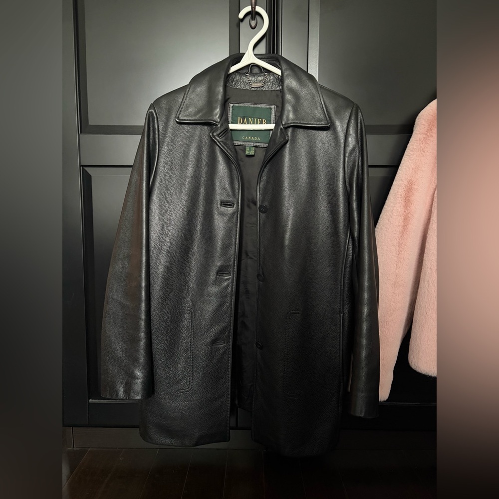 Excellent vintage condition Danier leather coat